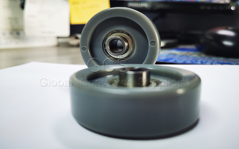 skate wheel with plastic